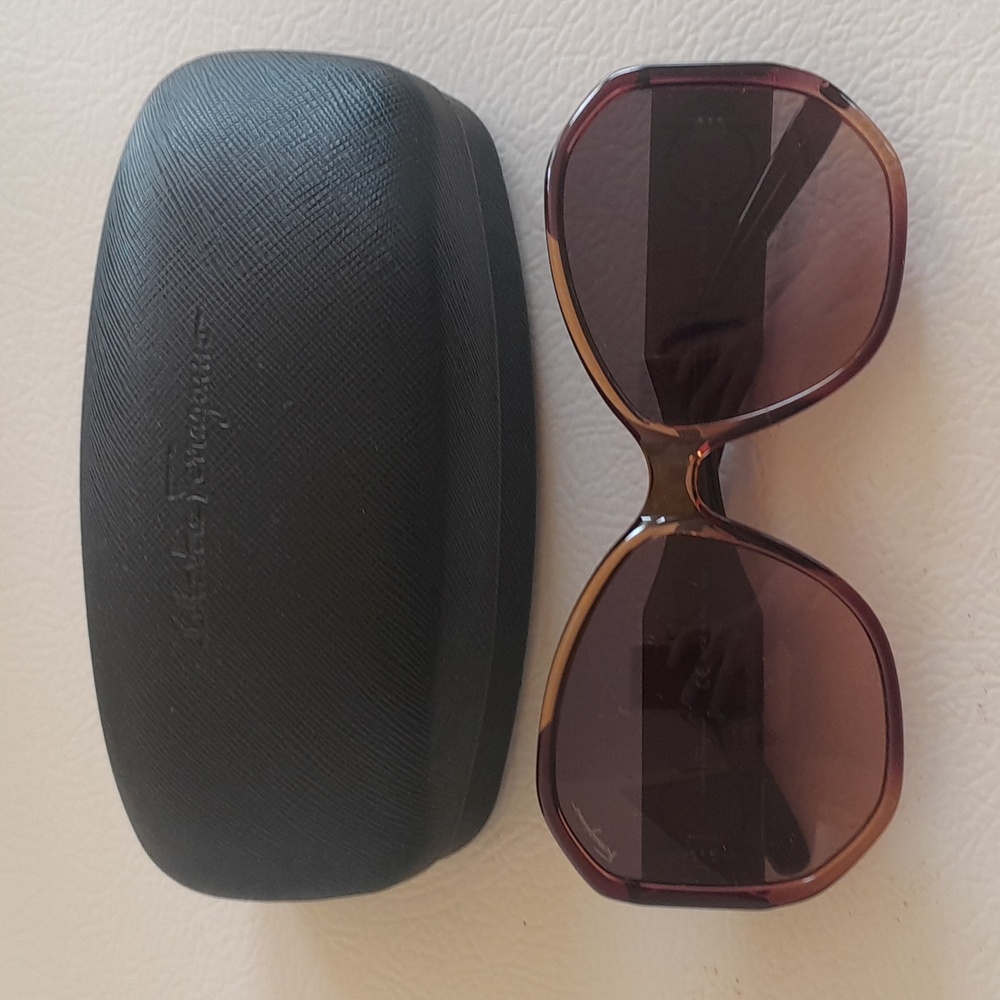 Salvatore Ferragamo Sunglasses boho bohemian Glamour luxury resort Italy SF942S
